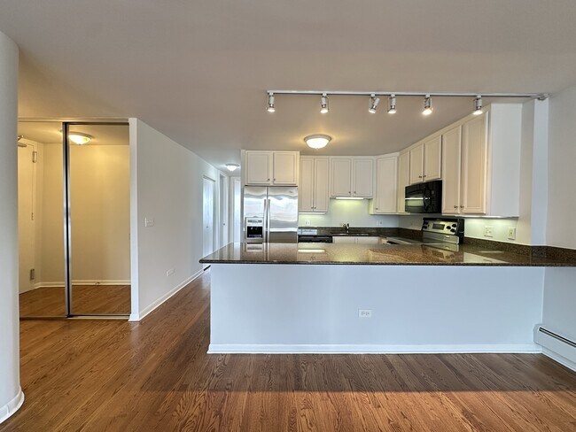 Foto del edificio - 1349 N Dearborn St