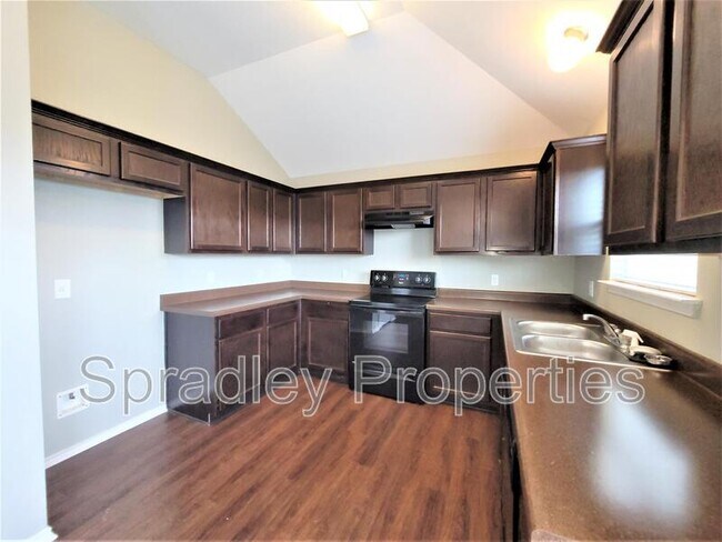 Building Photo - 2407 Bellmont