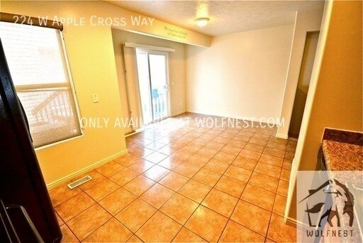 Building Photo - No Security Deposit Option! Marvelous 4 Be...