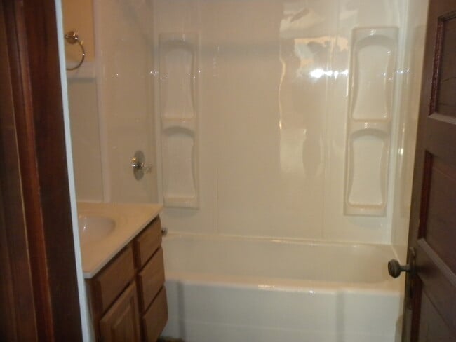 Bath room - 191 Broad St