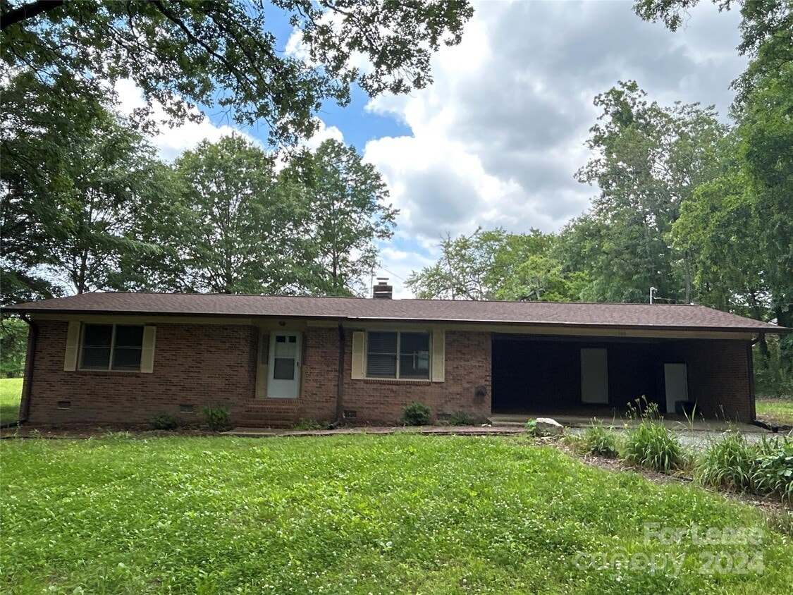 Primary Photo - 709 Rock Hill Church Rd