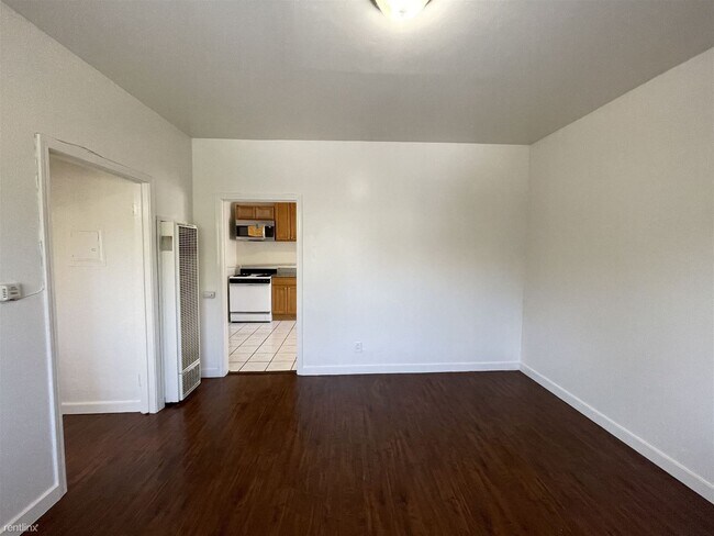 Foto del edificio - 1 br, 1 bath 4plex - 3109 King St #D