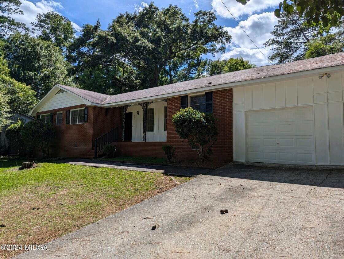Foto principal - 2971 Crestline Dr