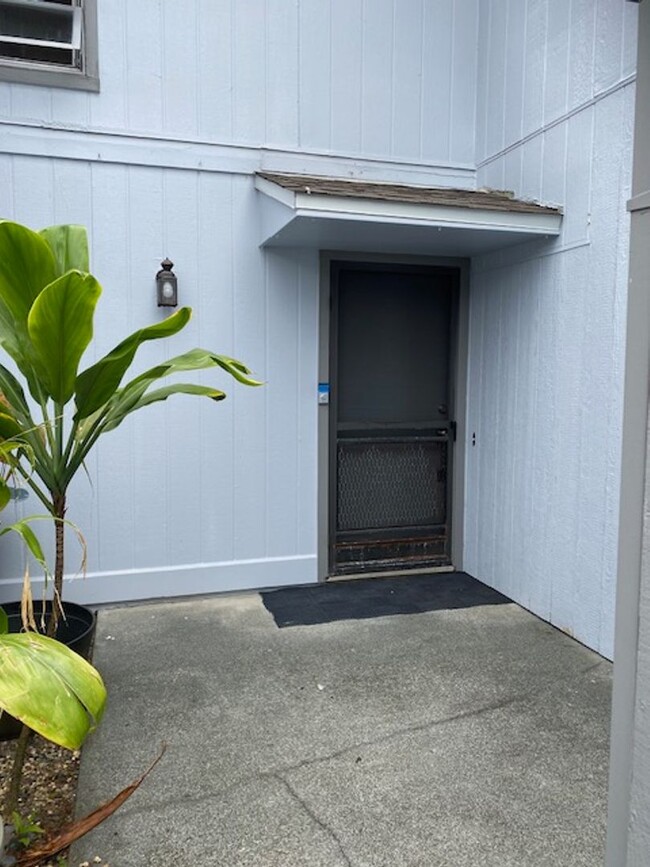 Foto del edificio - Kaneohe Townhouse Available Now!