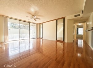 Building Photo - 67 Carriage Way