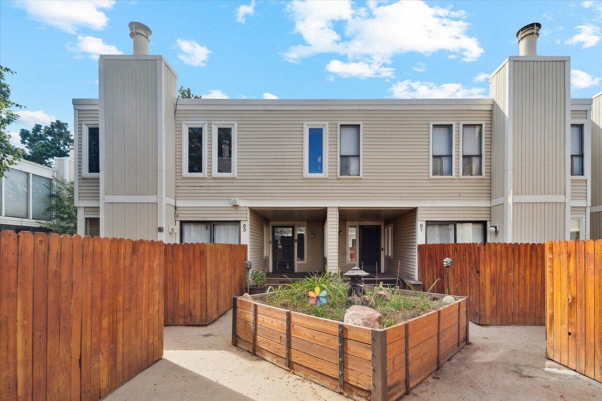 Photo - 1050 S Monaco St Pkwy (Denver, CO)