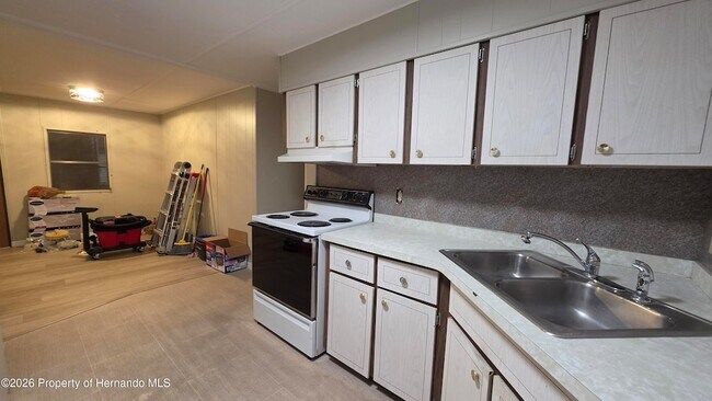 Foto del edificio - 7162 Fairlane Ave