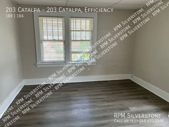 Building Photo - Spacious 1 Bedroom