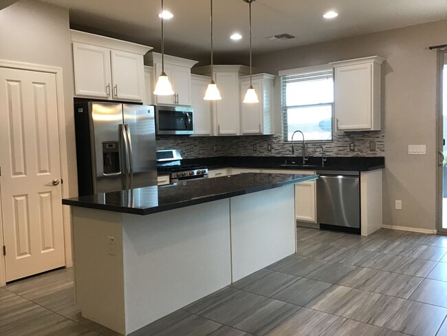 Foto del edificio - Stylish 3-Bedroom Home in Rancho El Dorado...