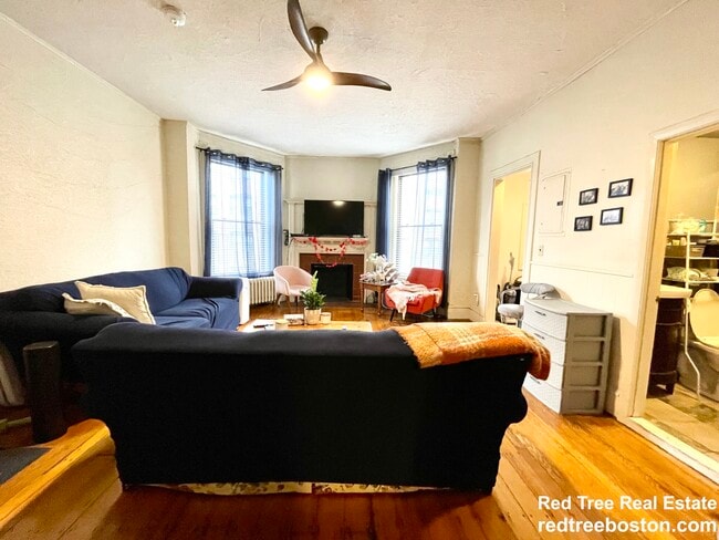 Photo - 914 Beacon St Apartment