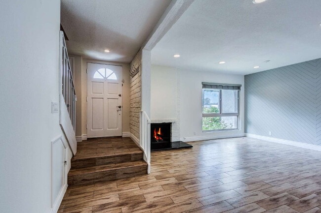 Building Photo - Updated Home in The Bluffs – Coastal Livin...