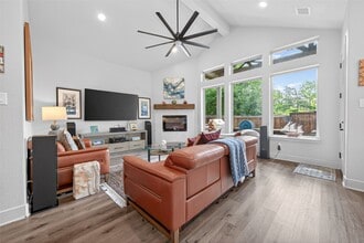 Building Photo - 9979 Pebble Glen Dr