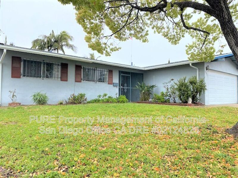 Primary Photo - 2925 Luana Dr