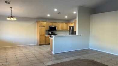 Building Photo - 3706 Greenfield Lakes St