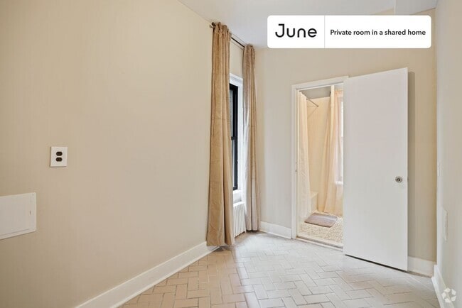 Building Photo - Private bedroom in 3 bed/2 bath Home