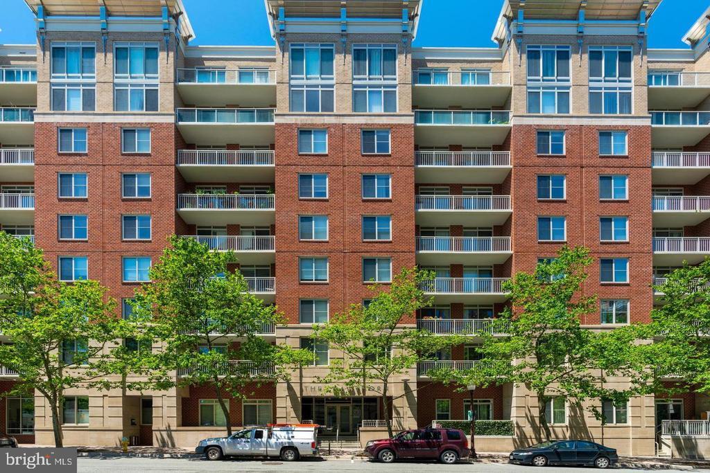 820 N Pollard St Unit 511, Arlington, VA 22203 Room for Rent in