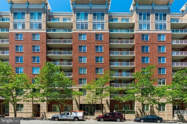 Building Photo - 820 N Pollard St