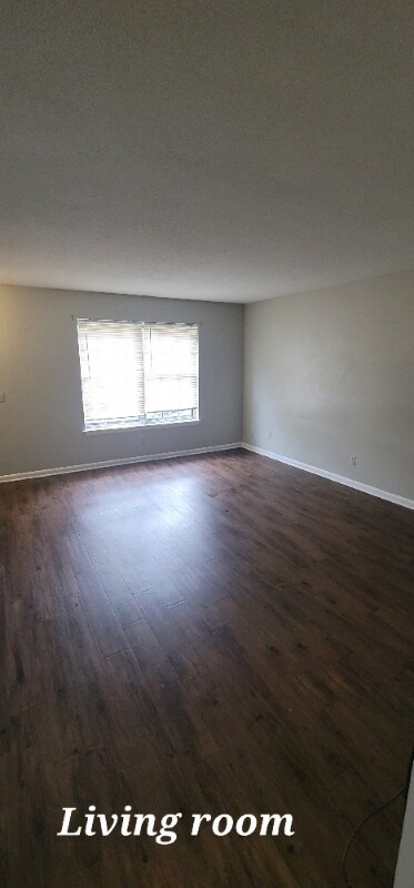 Building Photo - 1720 Devonwood Dr
