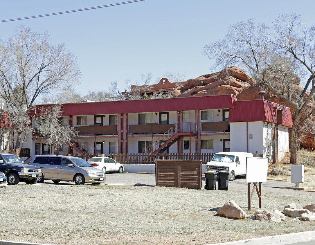 Foto del edificio - Garden Of The Gods Village Apts