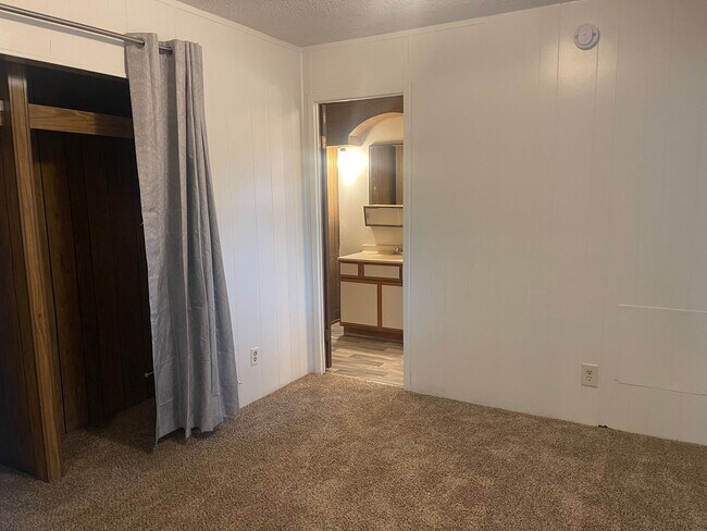 Foto del edificio - 3 Bedroom 2 Bath Single Wide Mobile in Lake Montezuma Contact Property Pros Property Management