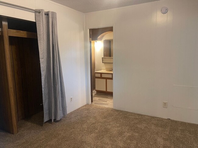Building Photo - Reduced!! 3 Bedroom 2 Bath Single Wide Mobile in Lake Montezuma Contact Property Pros Property Ma...