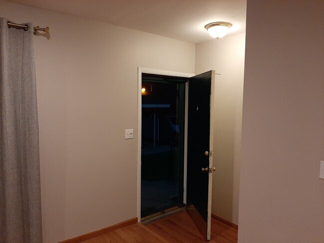 Building Photo - 38177 Jamestown Dr