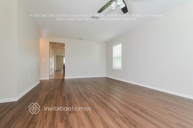 Foto del edificio - 5630 Silver Thistle Ln