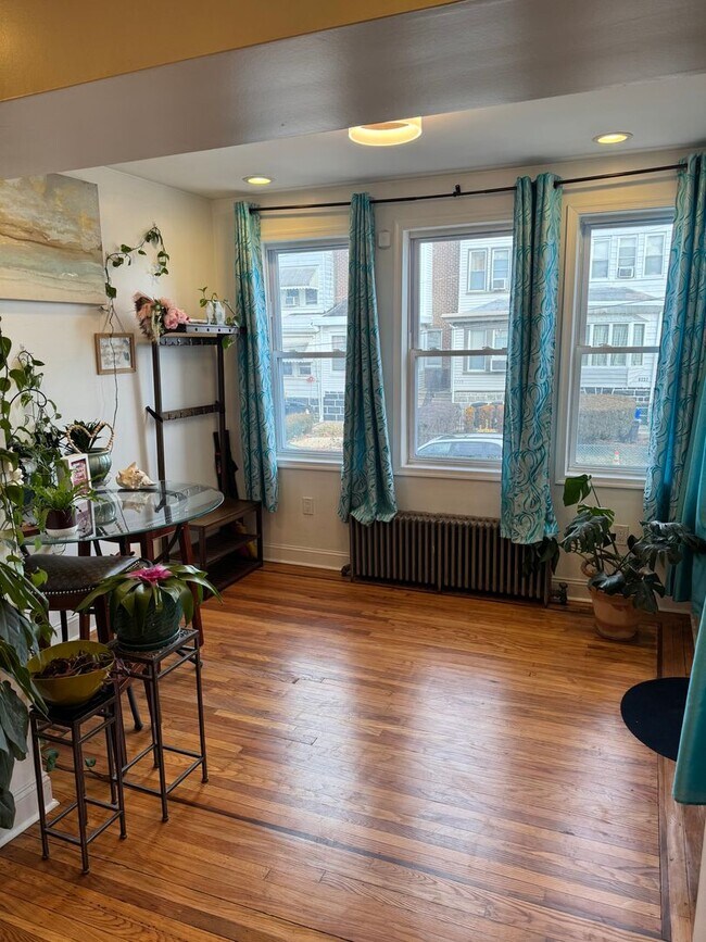 Foto del edificio - Beautiful 3 bed, 1.5 bath available for rent