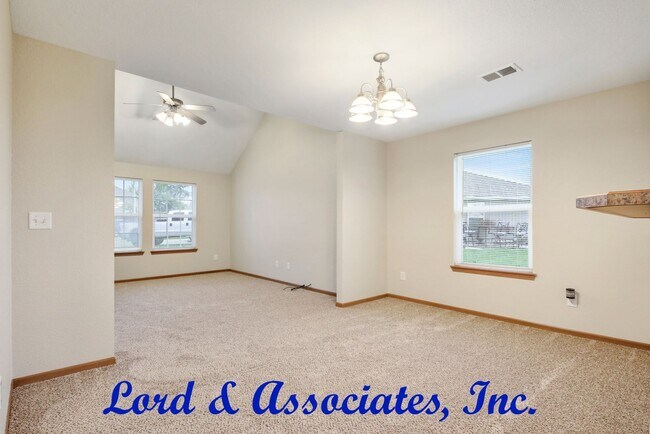 Foto del edificio - Two story, 3 Bdrm., 2 Bath Grain Valley
