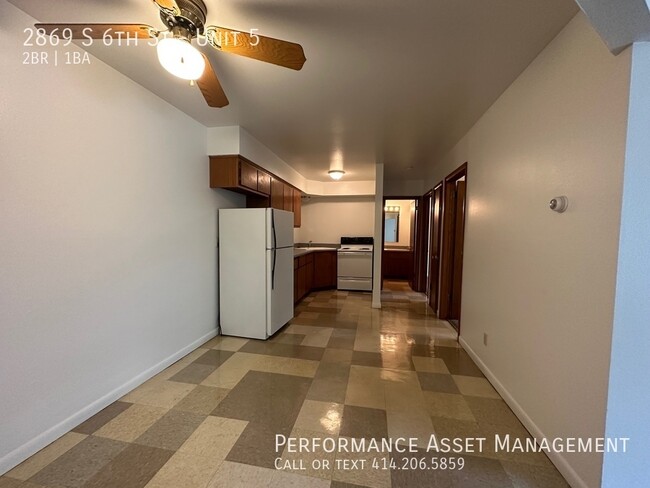 Foto del edificio - 2869 S 6th St