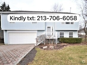 Building Photo - 21521 W Highland Dr