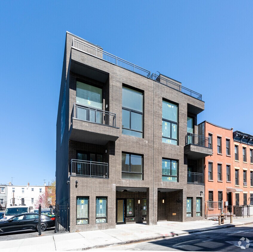 Building Photo - 149 W 9th St