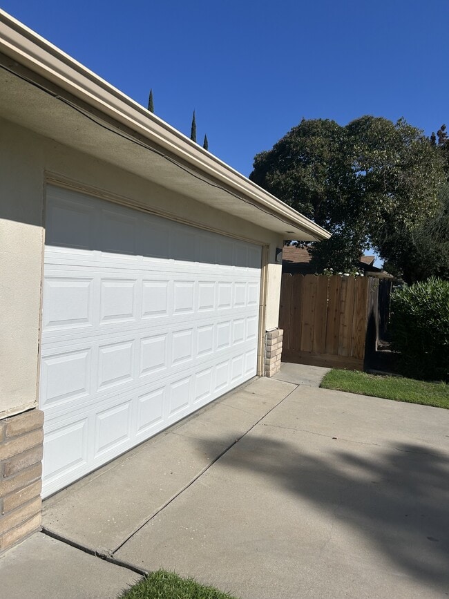 Foto del edificio - 3000 Keller St