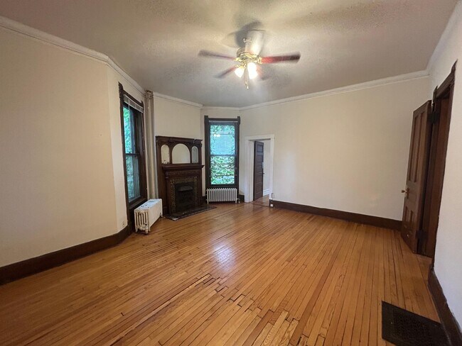 Foto del edificio - 319 N Pinckney St