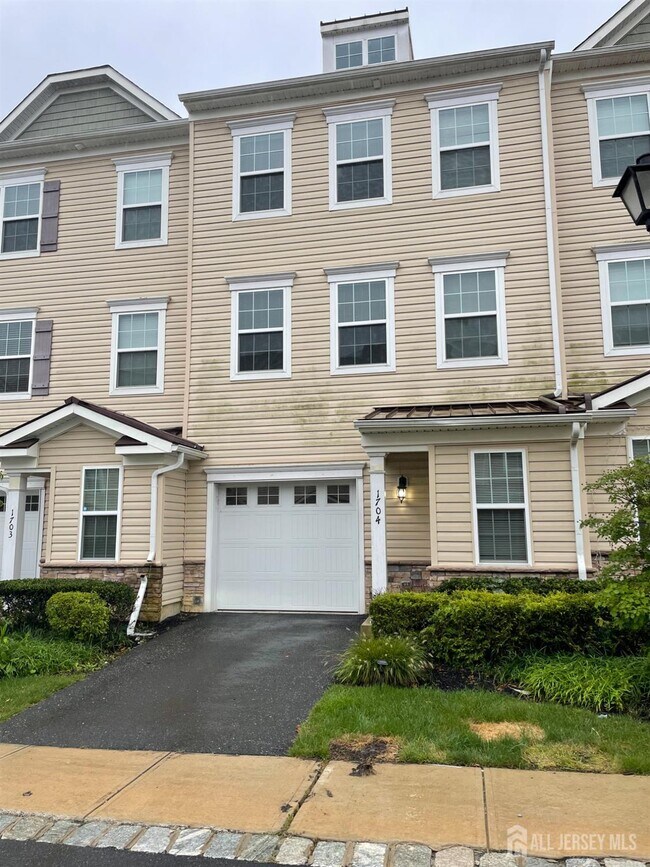 Foto del edificio - 1704 Hights Farm Rd S