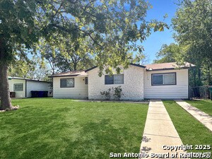 Foto del edificio - 4110 Tropical Dr