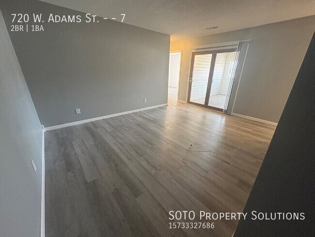 Foto del edificio - 720 W Adams St