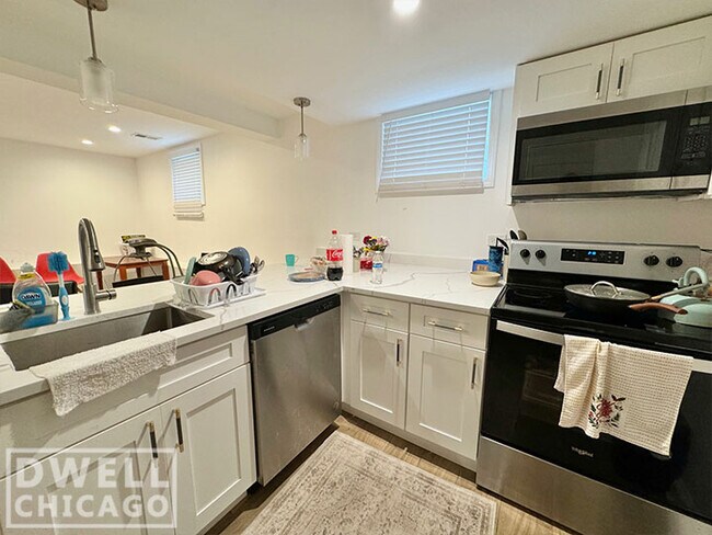 Foto del edificio - 5800 N Richmond St