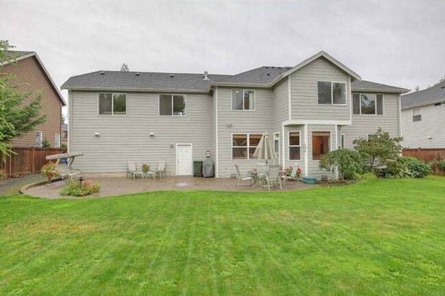 Building Photo - Beautiful home in quiet Puyallup neighborhood