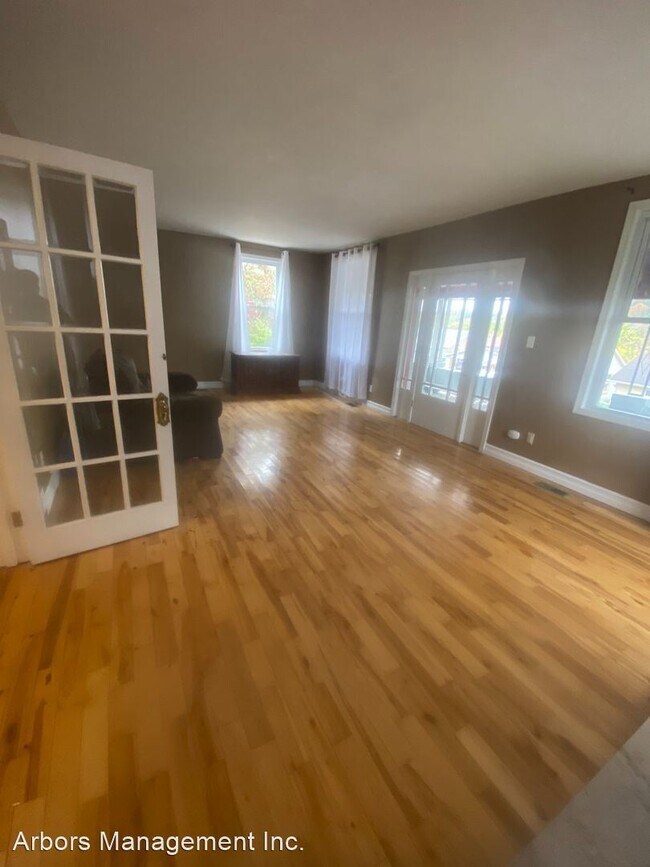Building Photo - 3 br, 1.5 bath House - 600 Isabella Ave