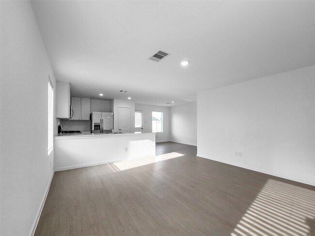 Foto del edificio - 118 Nicholas Rd