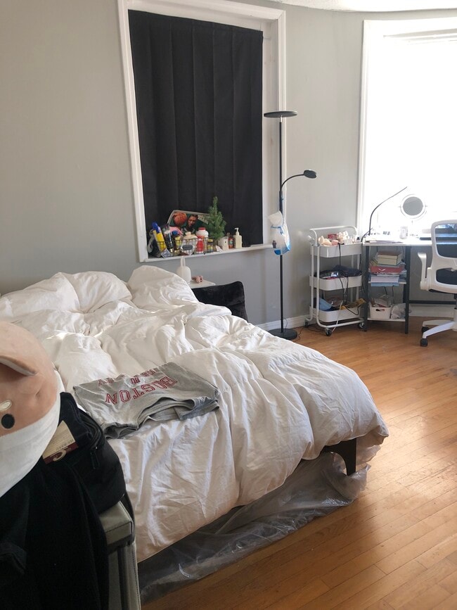 Building Photo - 464 Park Dr