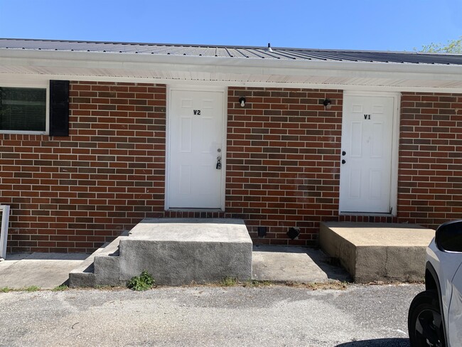 Building Photo - 2306 Barbara Ln
