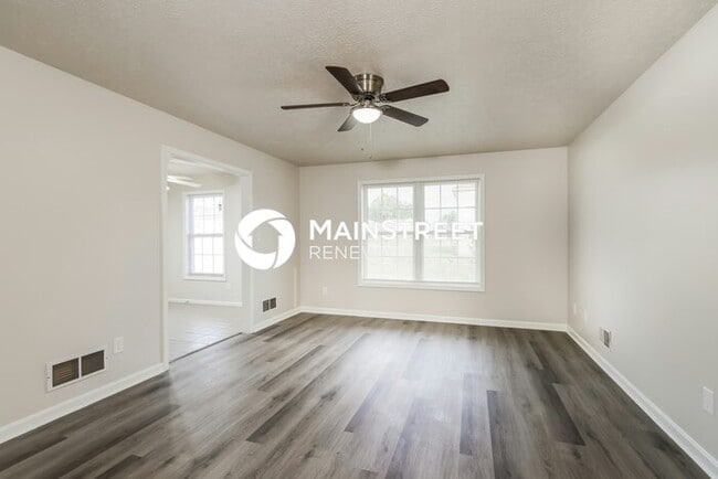 Building Photo - 4 Bedroom Pet-Friendly Home in FAIRDALE, KY with Main Street Renewal