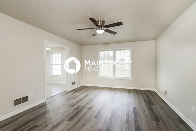 Foto del edificio - 4 Bedroom Pet-Friendly Home in FAIRDALE, KY with Main Street Renewal