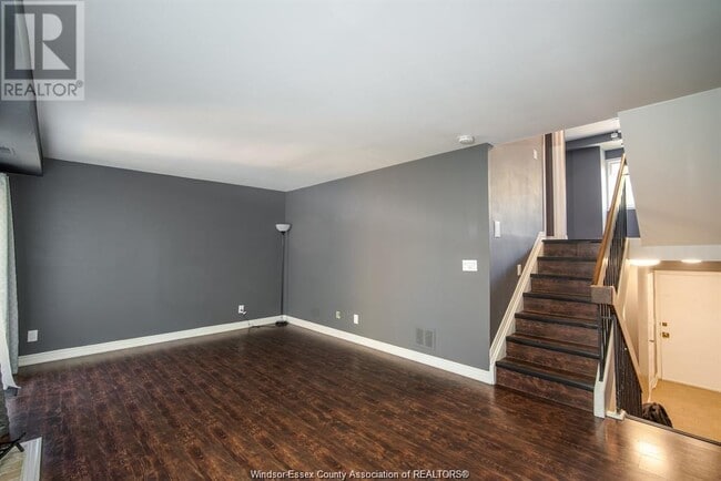 Building Photo - 3925 Riverside Dr E