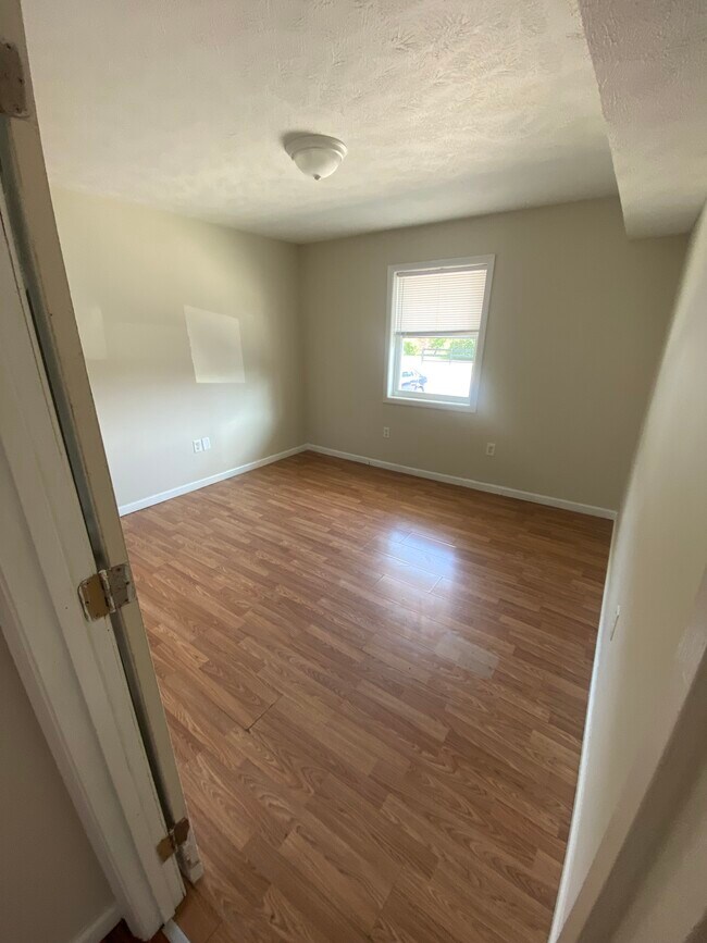 Front Bedroom - 250 Herndon St