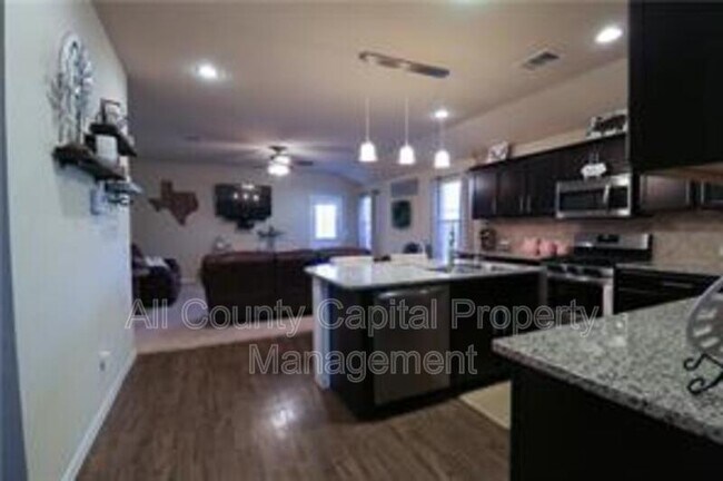 Building Photo - 519 Luna Vista Dr
