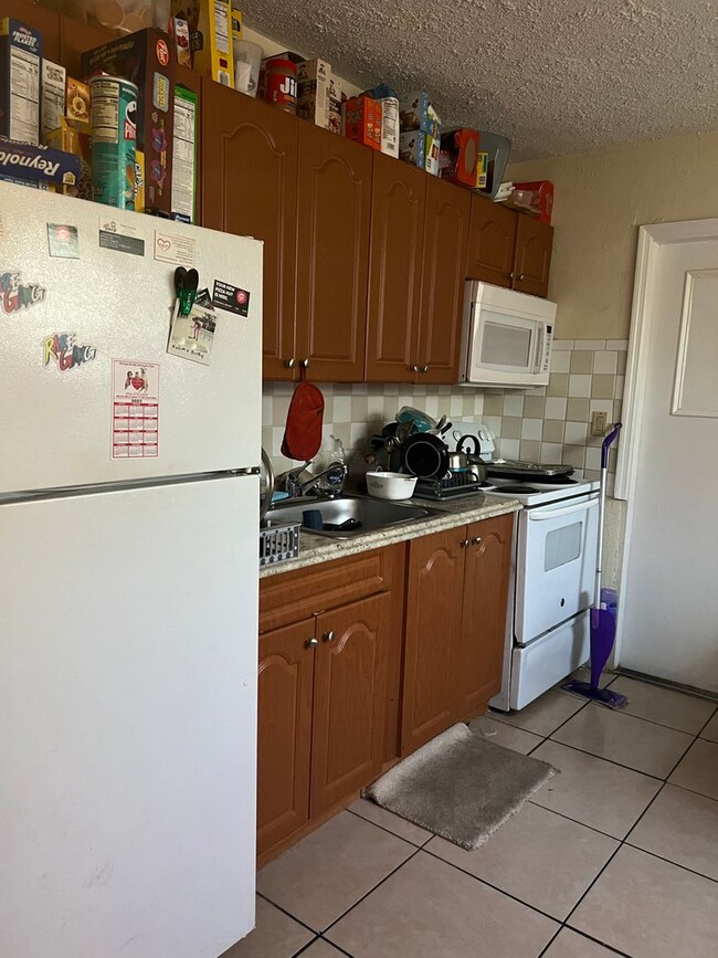 Building Photo - Cozy 2Bed/1Bath SFH with Spacious Fenced B...