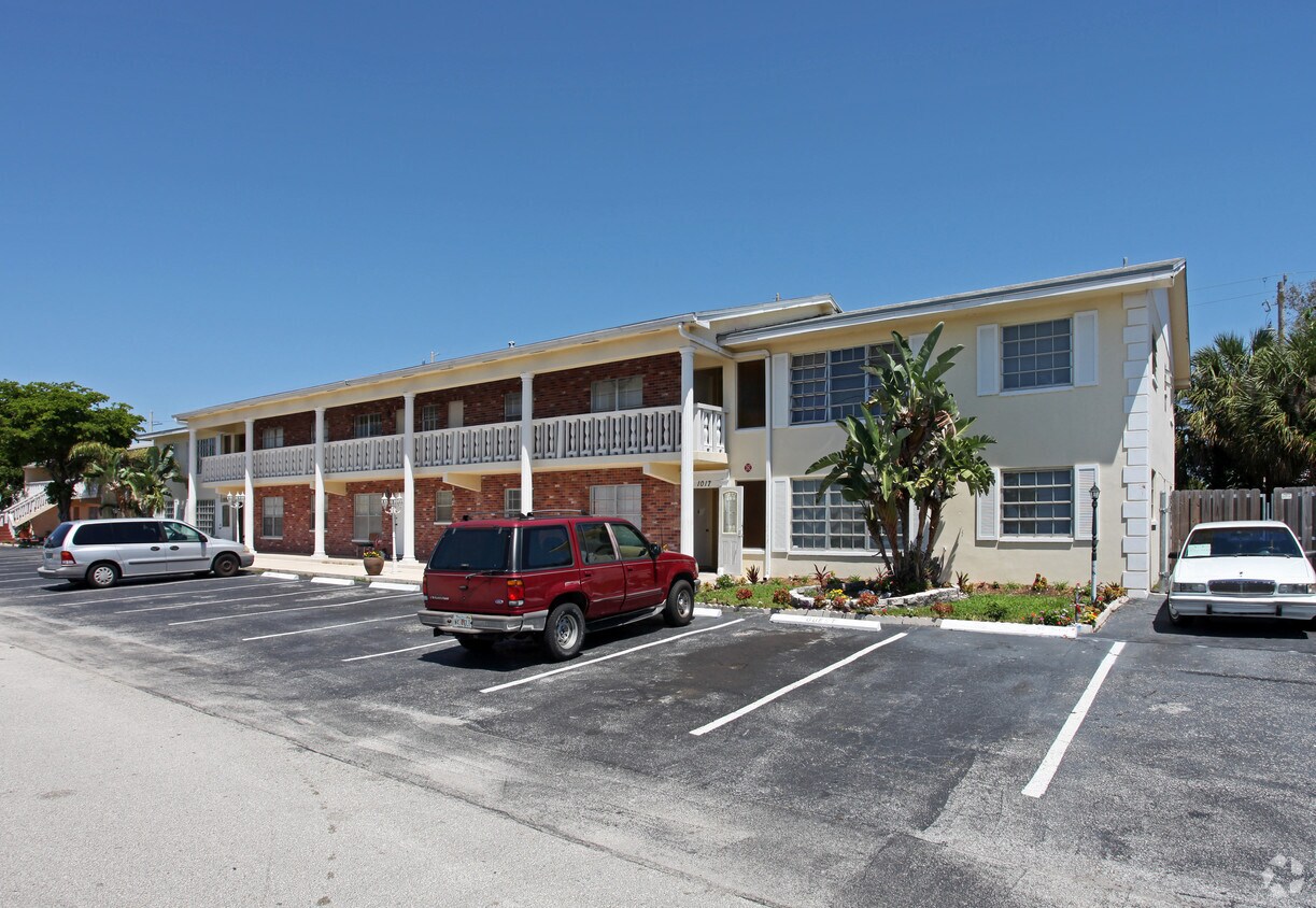 10171019 NW 30th Ct, Wilton Manors, FL 33311 Apartments in Wilton